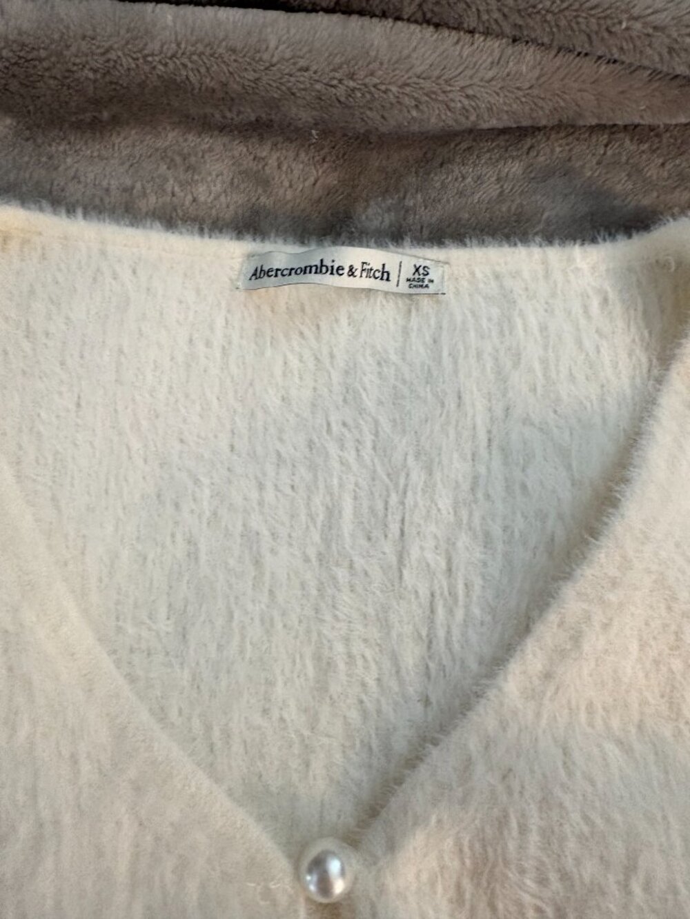 Abercrombie & Fitch Ribbed Short Cardigan - Picture 3 of 5